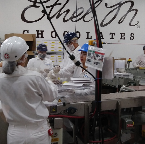 Meet your Posher - Picture 10 of 16